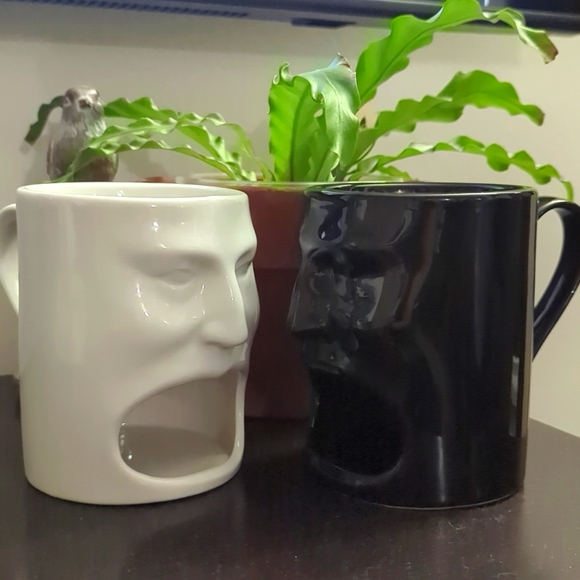 Cordon Bleu Ceramic Face Mugs with Open Mouth Cookie Holder Set of 2 - Picture 3 of 6